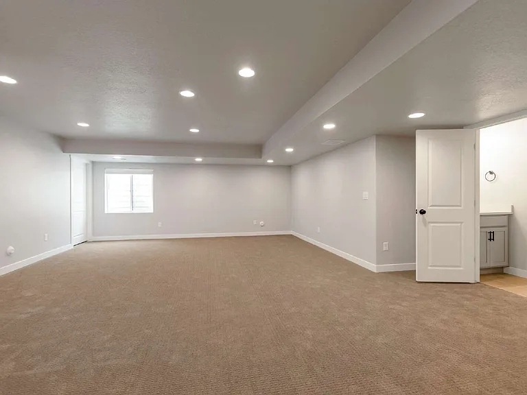 2316 N Sunmore Way — Photo 13