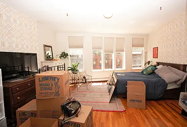 Rented by R New York