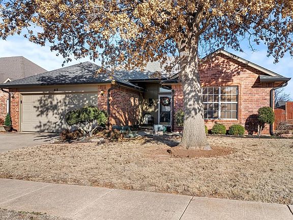 2nd image of 413 Eastview Dr