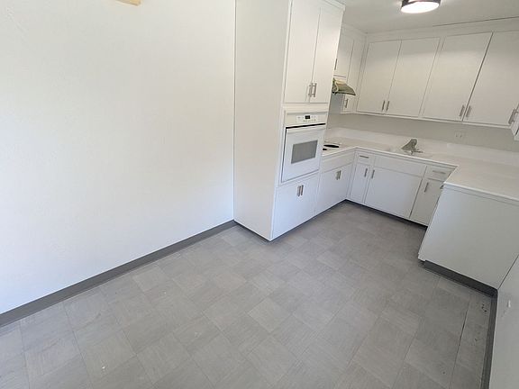 3rd image of 1400 Floribunda Ave APT 204