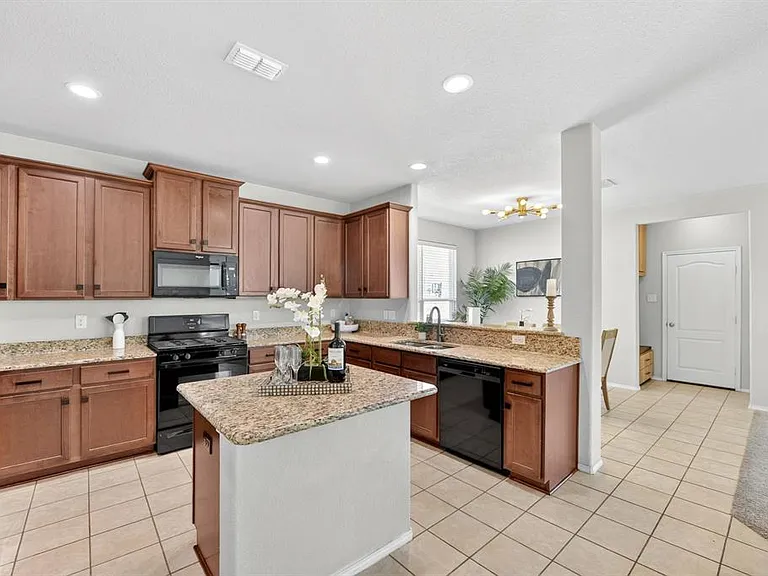 1425 Bull St — Photo 10