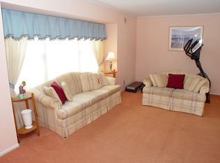 137 Hickory Rd, Somerset, NJ 08873