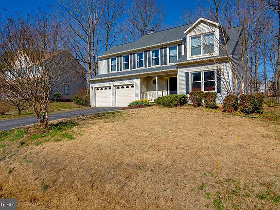 3rd image of 4906 Queensbury Cir