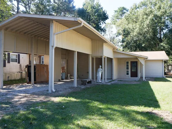 180 Sunrise Dr, Livingston, TX 77351