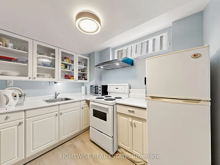 11 Briarcliffe Cres — Photo 41