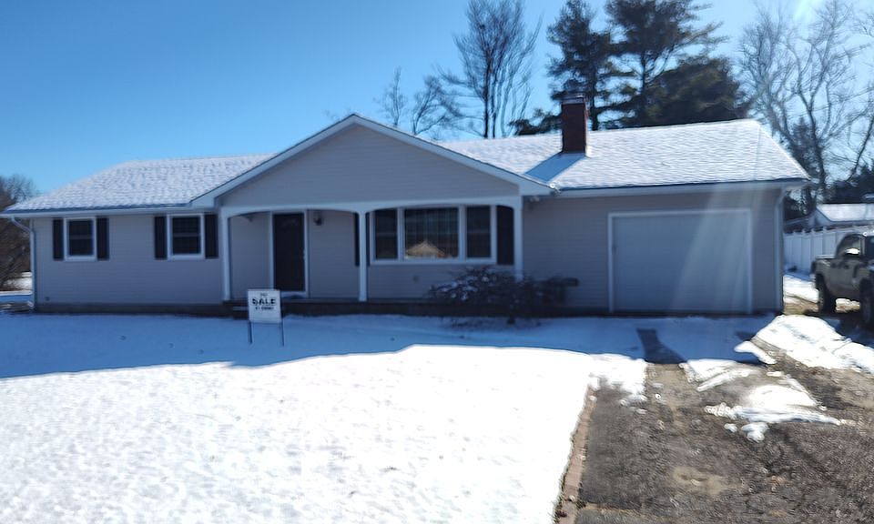 1st image of 3209 E Chestnut Ave