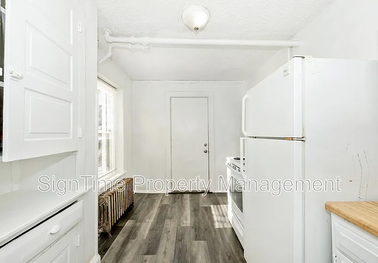 220 Summit Ave #BASEMENT — Photo 27