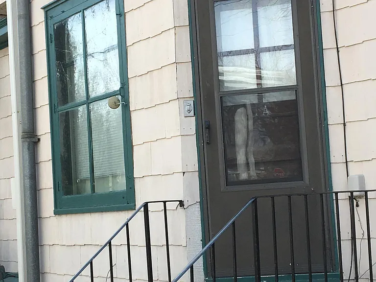 624 N Linn St #1A — Photo 2