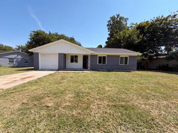 2505 Plaza St, Arlington, TX 76010