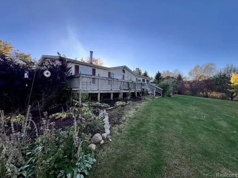 59 S Bassett Rd — Photo 1