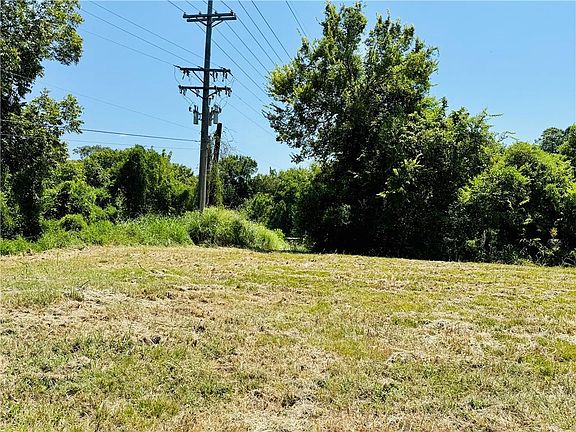 4th image of 303 S Court Dr Lot 1