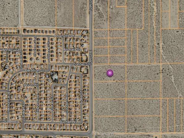 On 70th East Q12, Palmdale, CA 93552