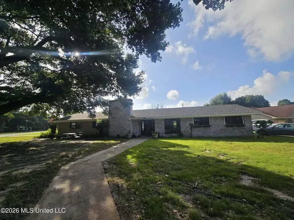 12713 Cambridge Blvd, Ocean Springs, MS 39564