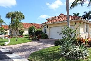 3rd image of 5016 Alencia Ct