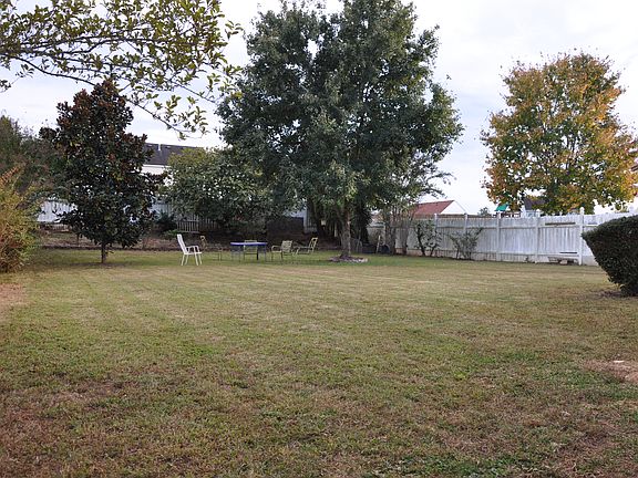 3rd image of 2703 Buena Vista Cir