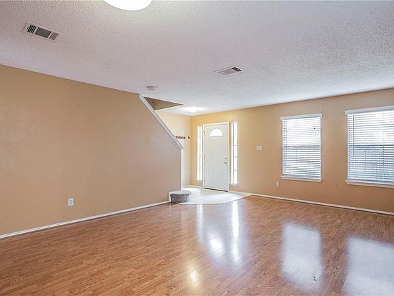 3rd image of 8415 Priest River Dr