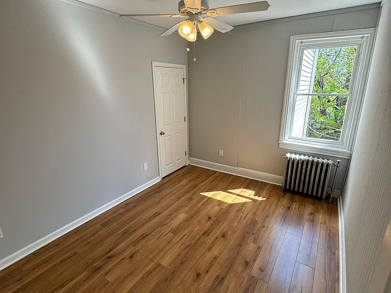 430 E Auburn St — Photo 11