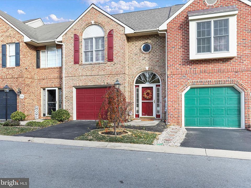 1st image of 1221 Lindsay Ln