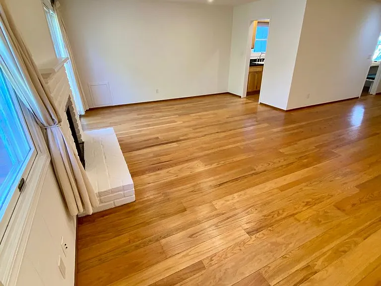 1052 Clark Ave — Photo 12