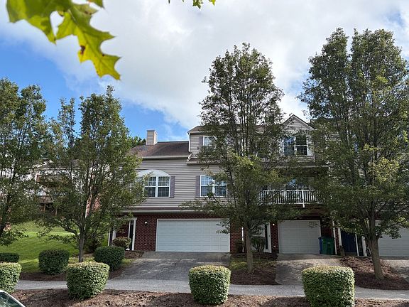 2nd image of 630 Oak Tree Blvd