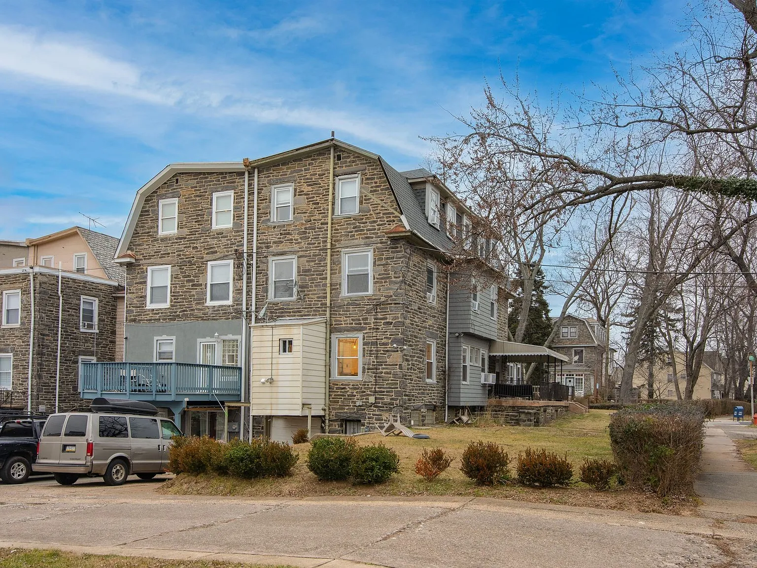 5400 Woodcrest — Photo 3