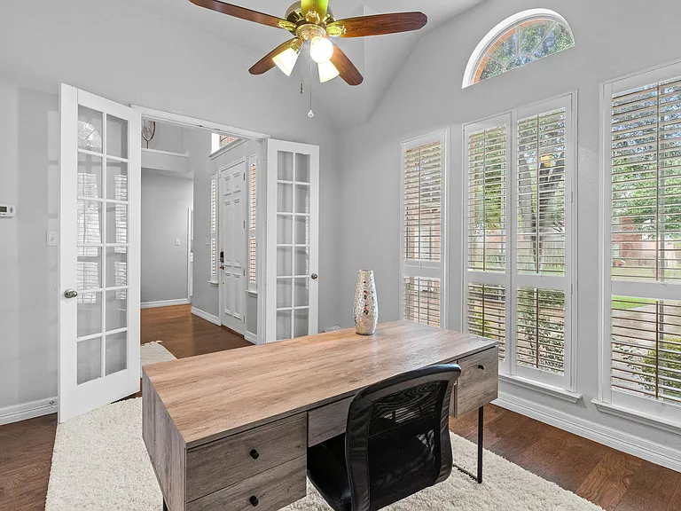 Briar Brook Ln — Photo 4