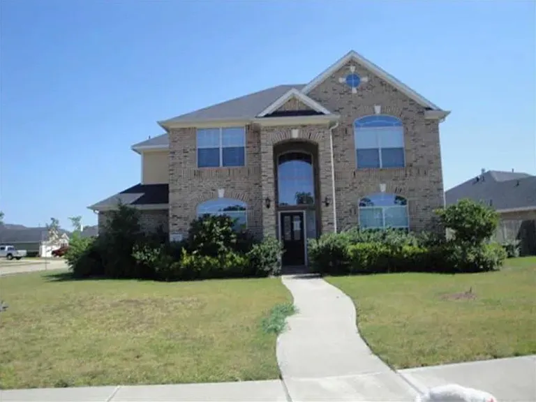 1803 Ripple Creek Dr — Photo 1