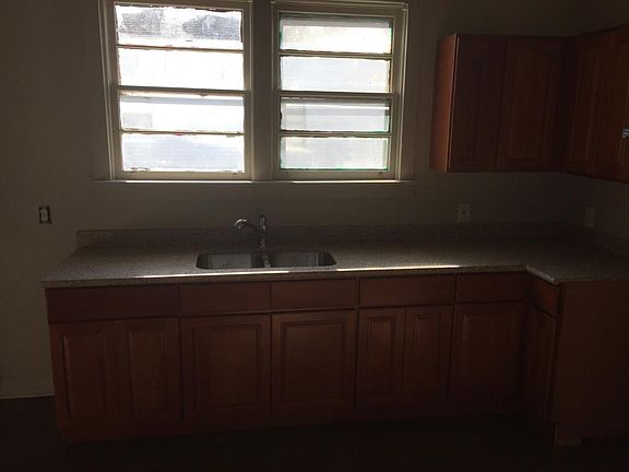 2nd image of 439 2nd Ave #439