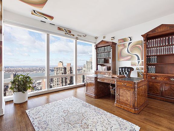 5th image of 80 Columbus Cir Unit St63e