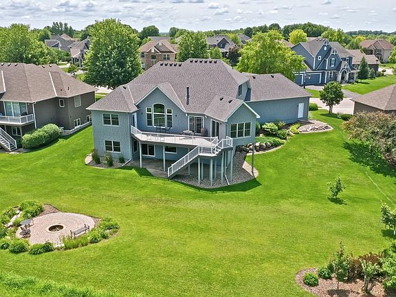 3rd image of 2996 Fairway Dr
