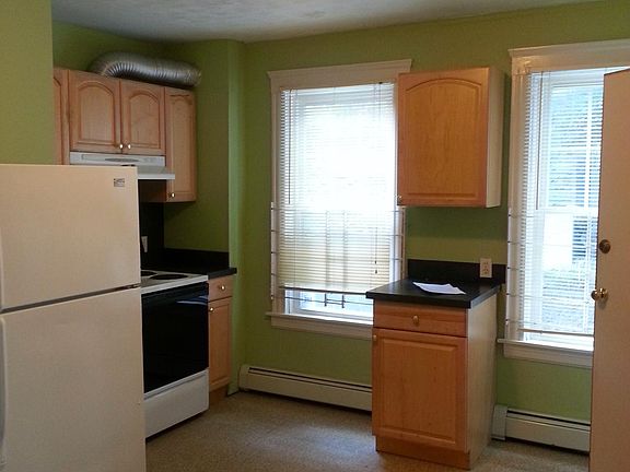 2nd image of 61 Halsey St #1