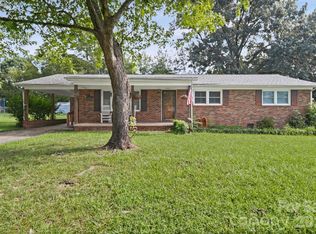 3502 Merry Oaks Ln, Dallas, NC 28034