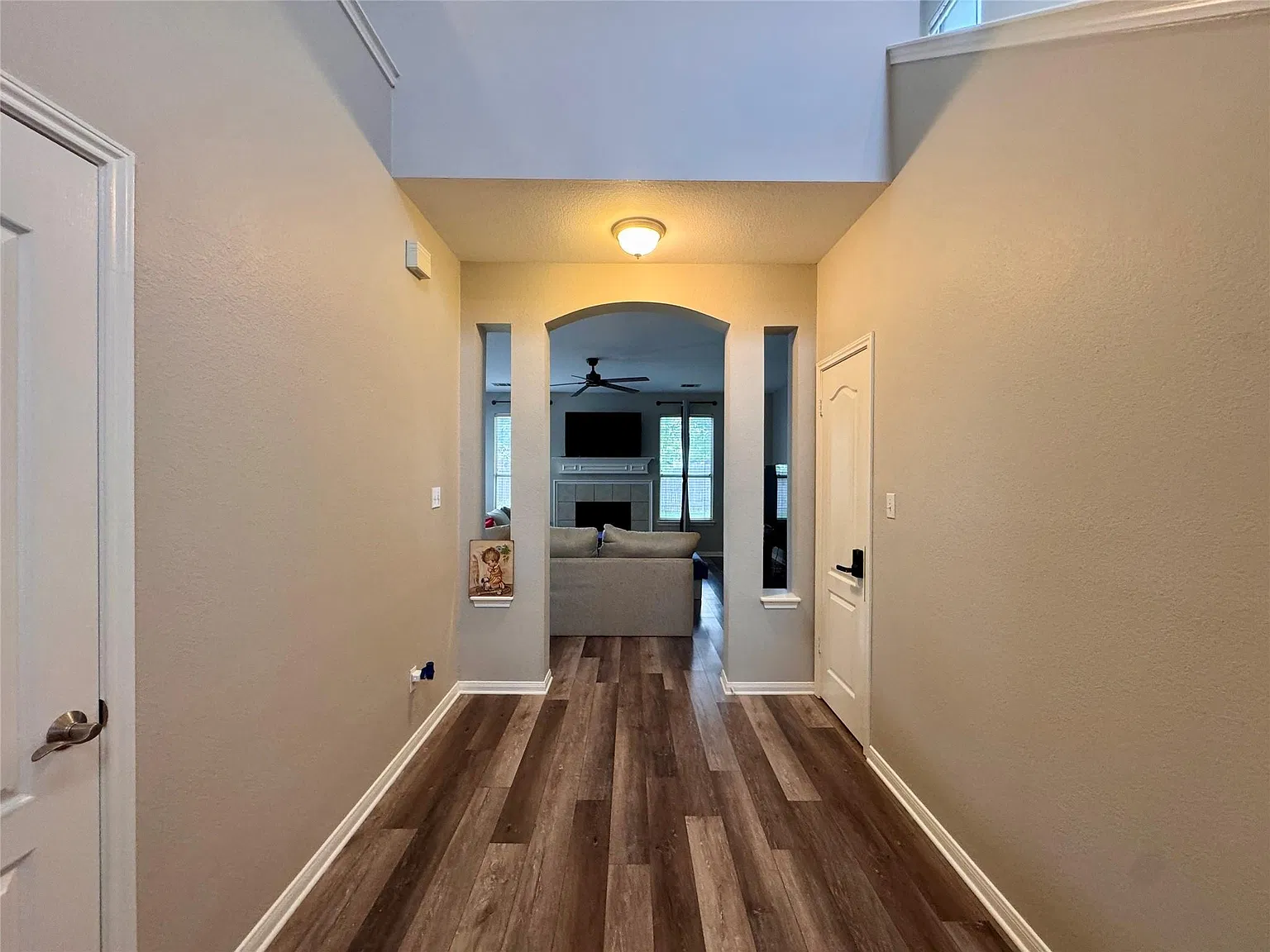 3 bed, 2.5 bath, 1768 sqft, $2,100 — Photo 3