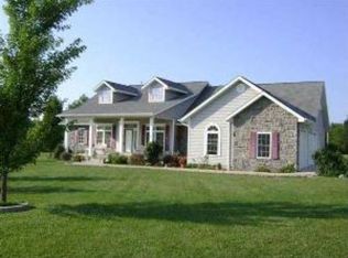 22701 Gravel Rd, Lebanon, MO 65536
