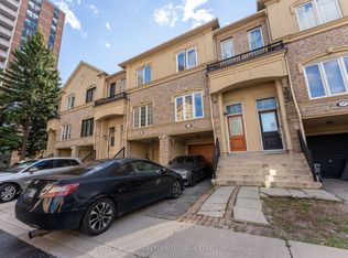 1250 Saint Martins Dr W #12, Pickering, ON L1W0A2