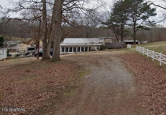 2nd image of 957 Woodland Dr