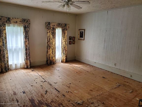 3rd image of 10955 Barefoot Acres Ln
