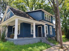 925 S Cox St, 925-02