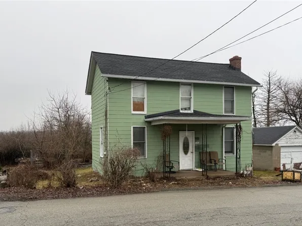 1302 Oaklawn Dr, Latrobe, PA 15650