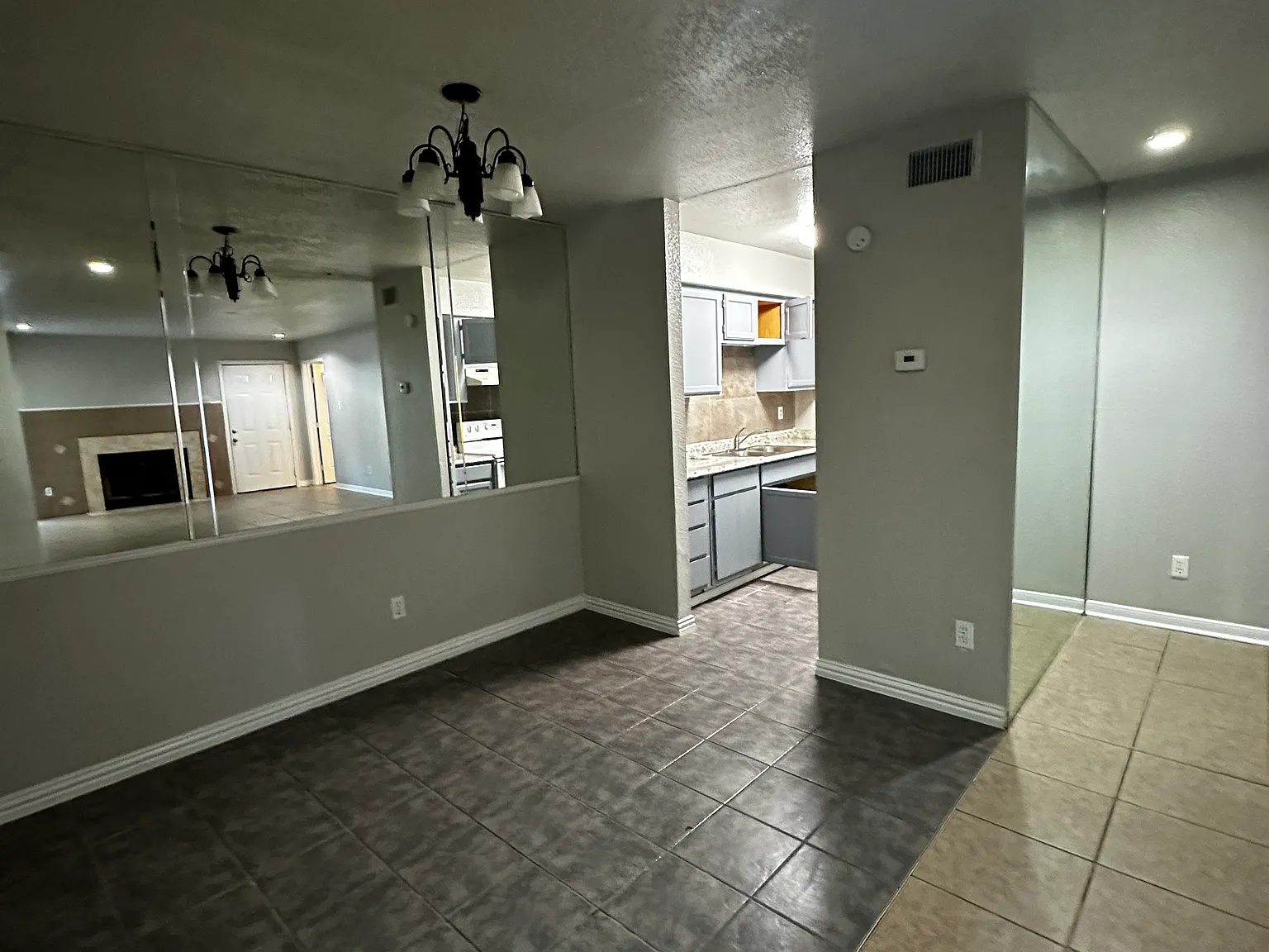 2 bed, 1068 sqft, $1,300 — Photo 3