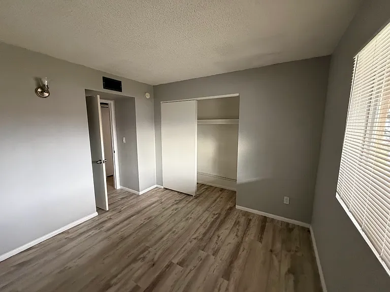 8316 N 60th Ave #1 — Photo 7