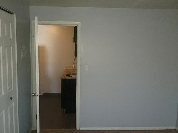 4th image of 3778 W 33rd St APT 21