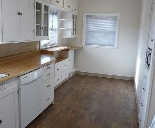 5th image of 853 Bell St