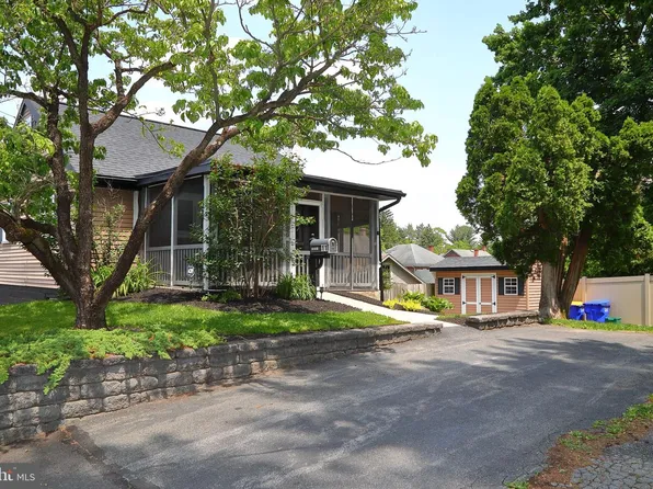 11 S Duke St, Millersville, PA 17551