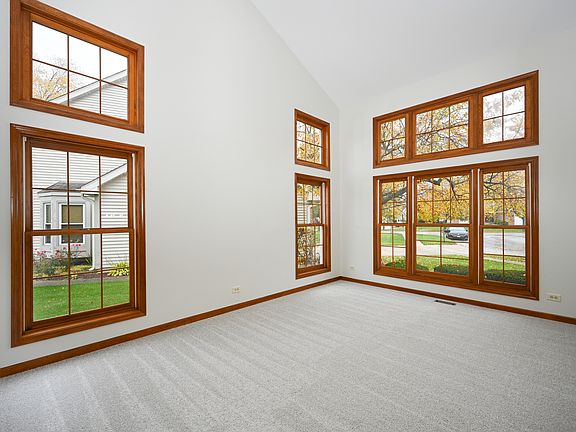4th image of 52 Nicolette Ave