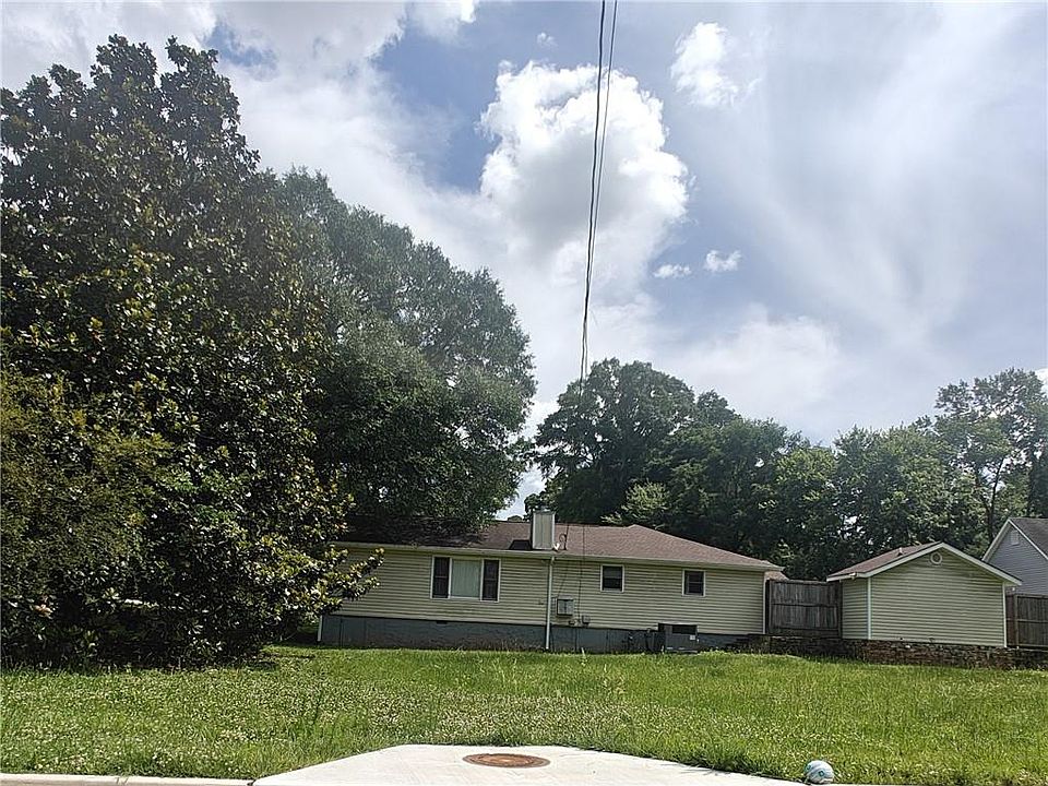 2nd image of 4845 Willow St