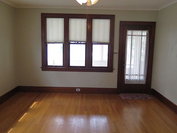 3rd image of 1040 Franklin Ave