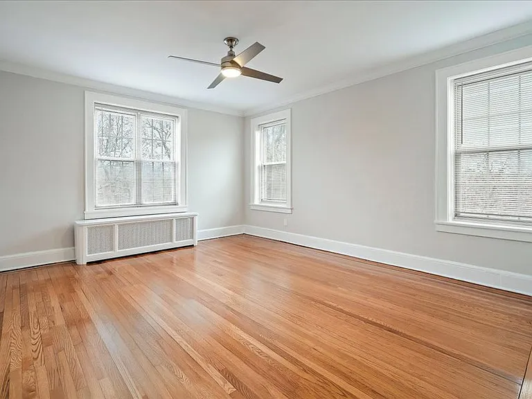 Worthington House Apartments — Photo 43