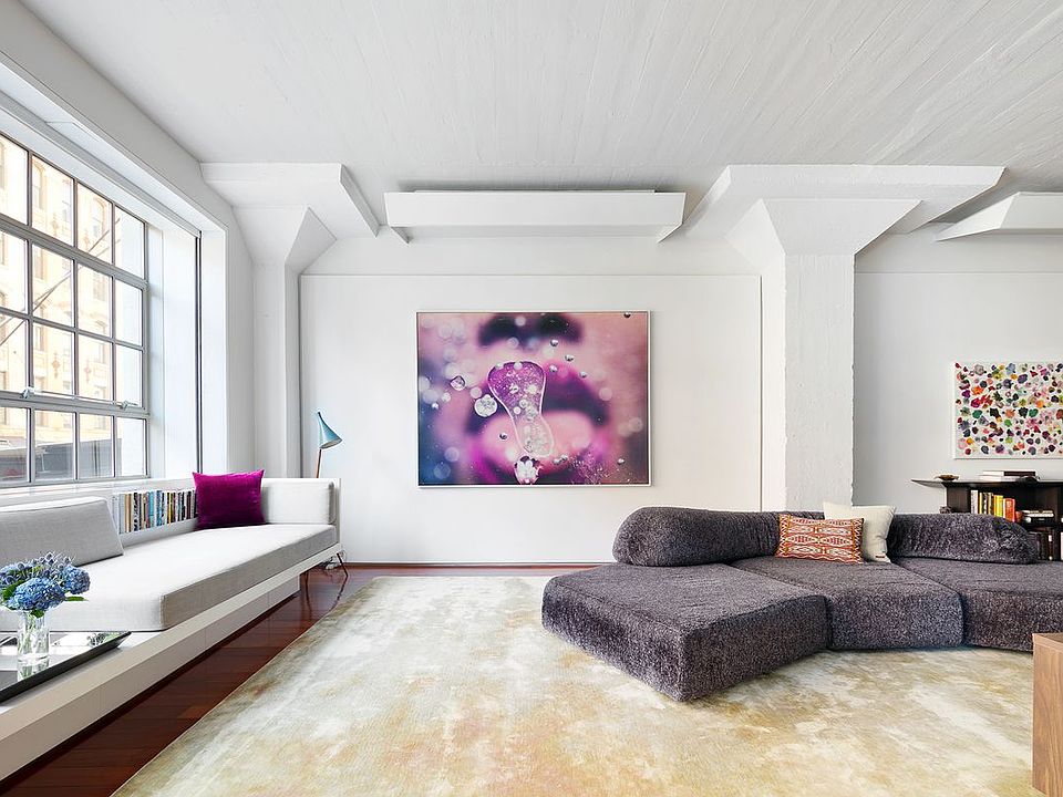 1st image of 25 N Moore St APT 2A