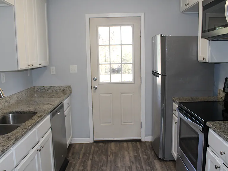 1419 Filbert St — Photo 6